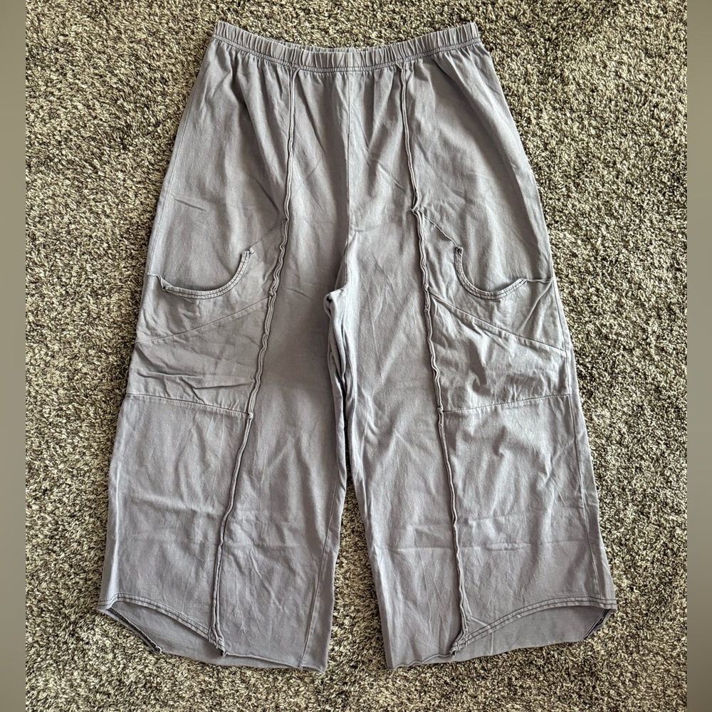 Cynthia Ashby 100% cotton cropped pants, grey, Large, EUC